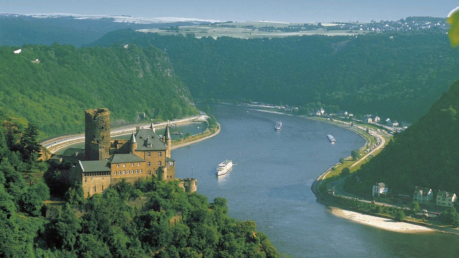 Река в германии приток мозеля. Реки Дунай Рейн и Эльба. Река Рейна в Германии. Рейн, Дунай, Эльба, Одер. Самая большая река Германии — Рейн.