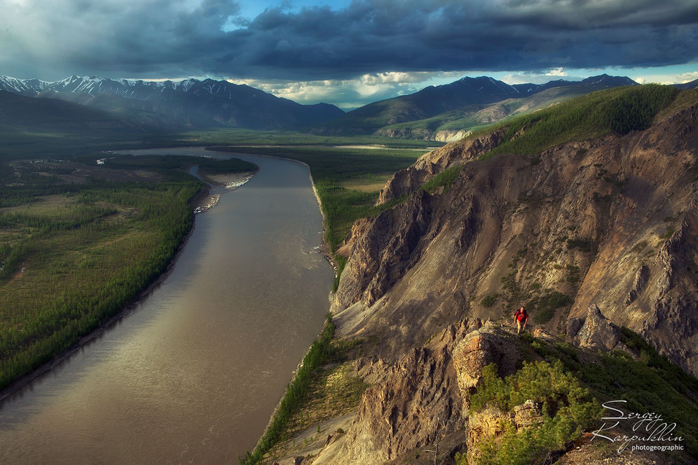 Почему реки сибири. Река Индигирка. Река Индигирка Якутия. Северо Восточная Сибирь река Индигирка. РЭК Индигирка Дальний Восток.