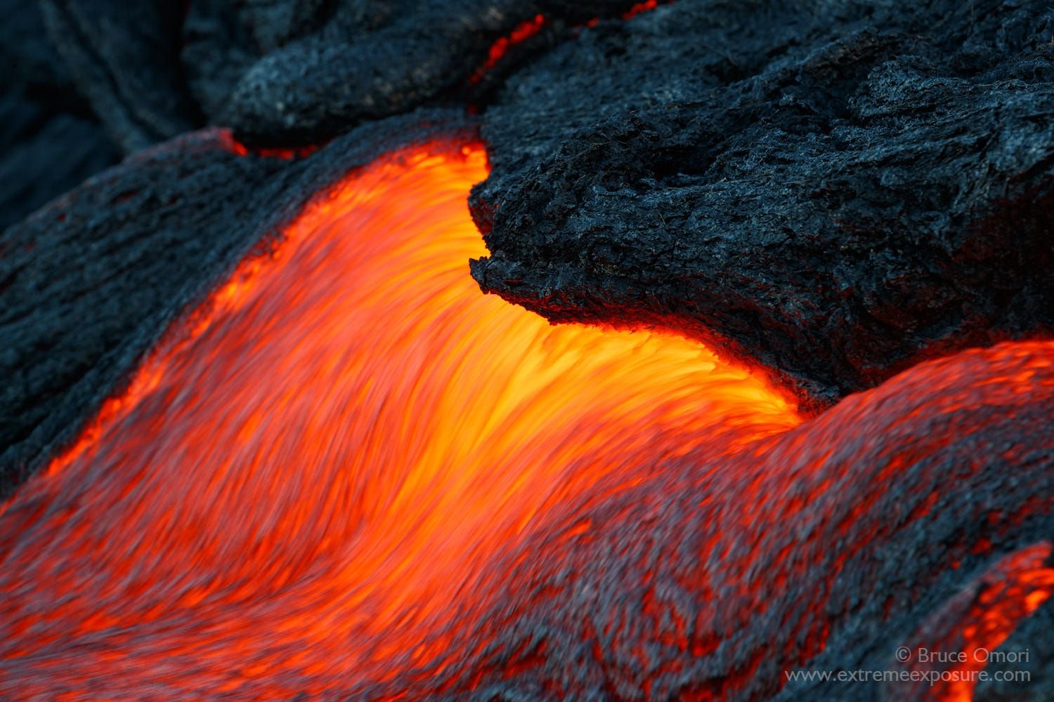 Лава по английски. Лава магма. Огненная лава Огненная лава Огненная лава. Вулканическая магма Камчатки. Вулканическая лава слэб.