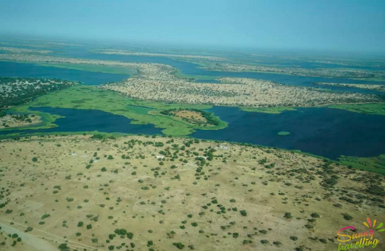 Озеро в африке 4. Озеро Чад. Камерун озеро Чад. Озеро Чад в Африке. Пересыхание озера Чад.