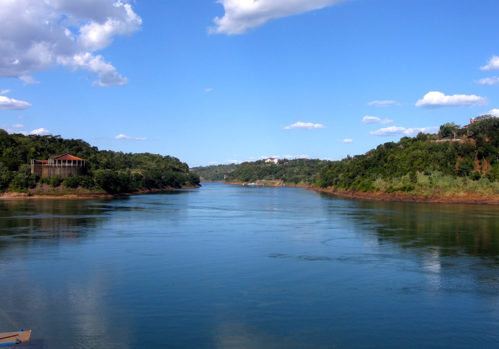 Реки и озера кубы. Парагвай река Парана. Реки: Парана, Парагвай, Уругвай. Аргентина река Парана. Река Рио Парагвай.