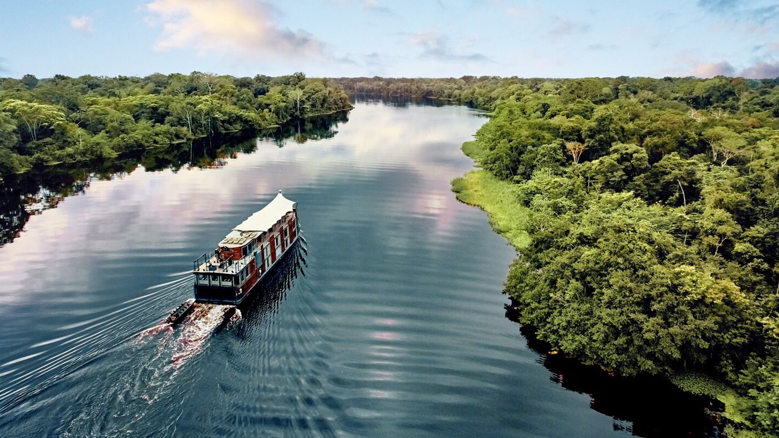 Крупные реки и озера бразилии 7. Бразилия Амазонка. Река Амазонка в Колумбии. Река Амазонка в Бразилии. Манаус Бразилия Амазонка.
